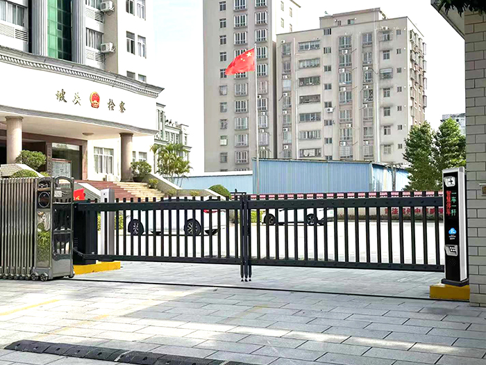 某單位采用 “安快” 車牌識(shí)別系統(tǒng)